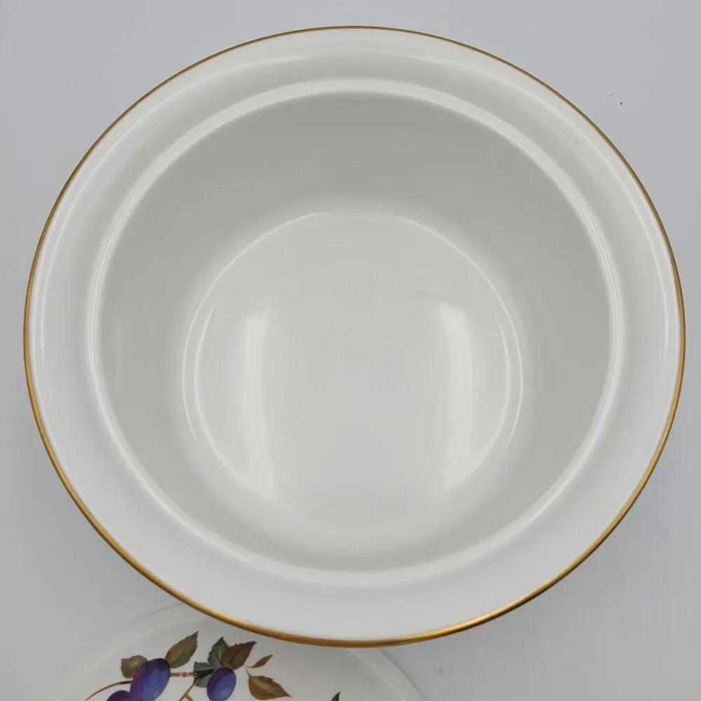 Royal Worcester Lidded Round Casserole 3 Quart Evesham w/Gold 1961 England
